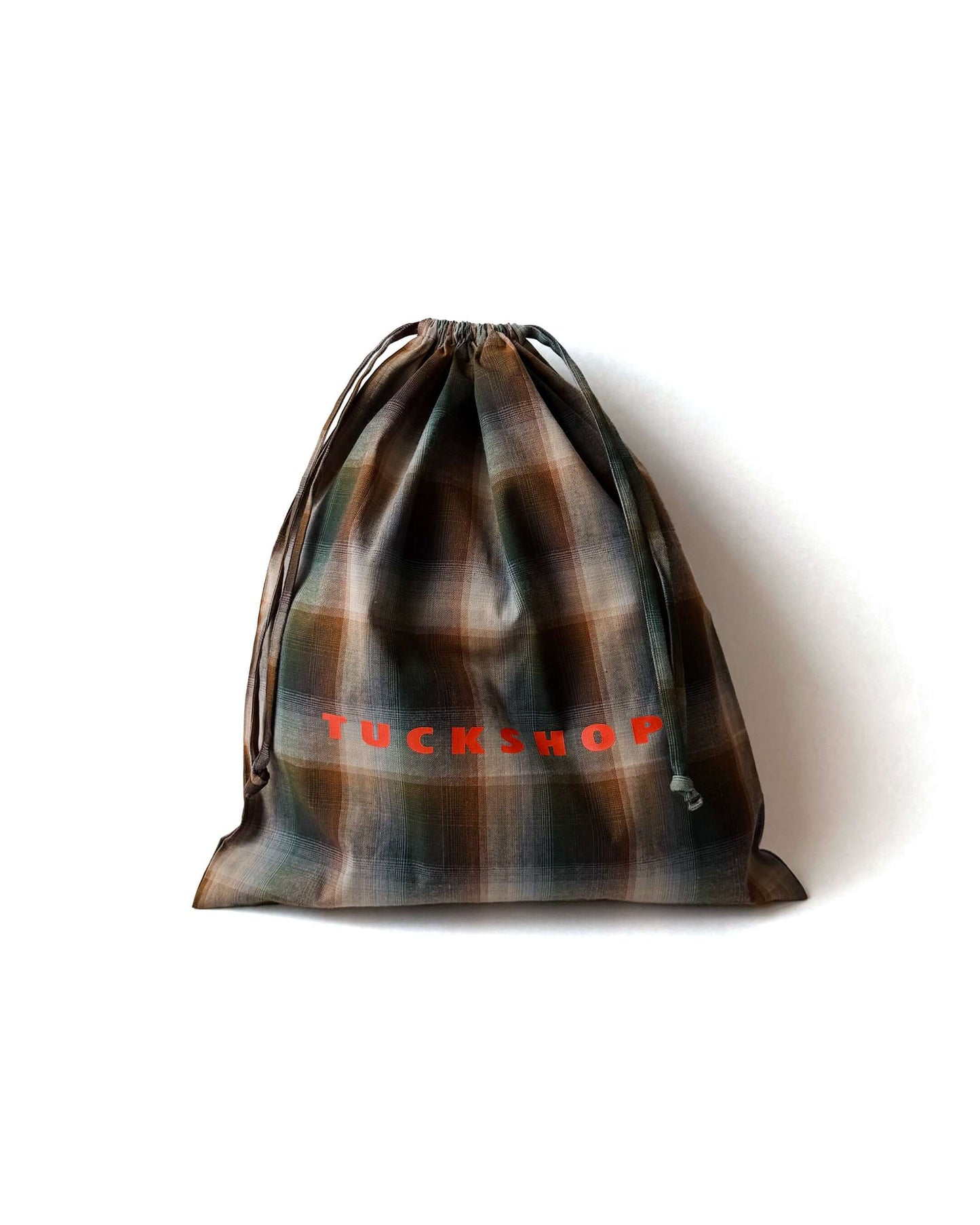 TUCKSHOPのGIFT BAG、チェック柄のコットン巾着バッグ。日常使いにも最適。
