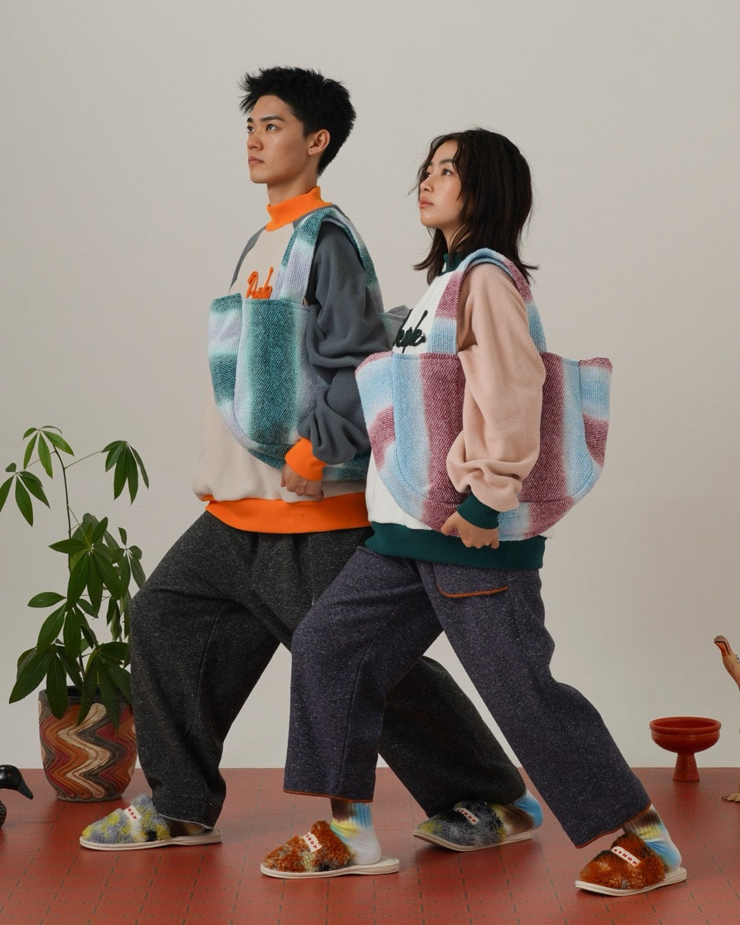 TIE DYE SHOULDER TOTE