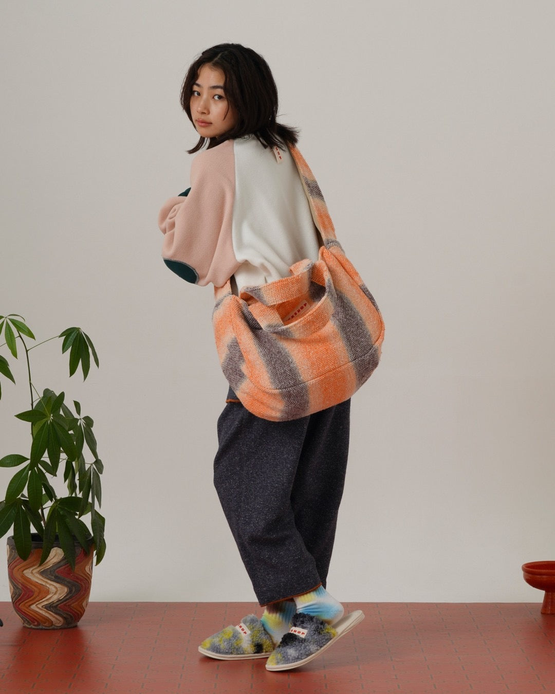 TIE DYE SHOULDER TOTE