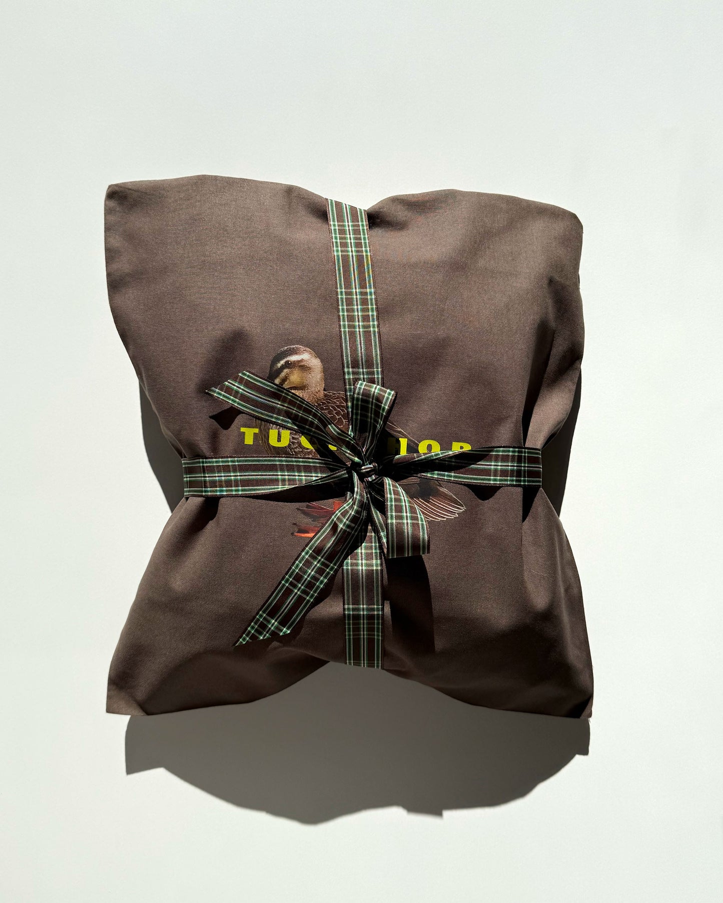 GIFT WRAPPING HOLIDAY DUCK WRAP TOTE khaki