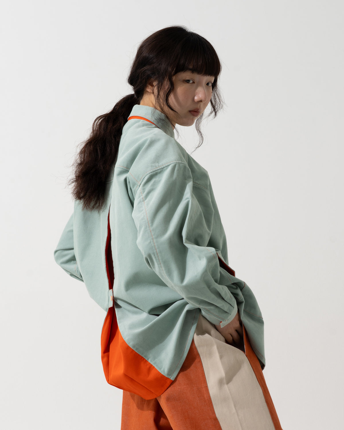 SPLIT SS SHIRT / off white & khaki
