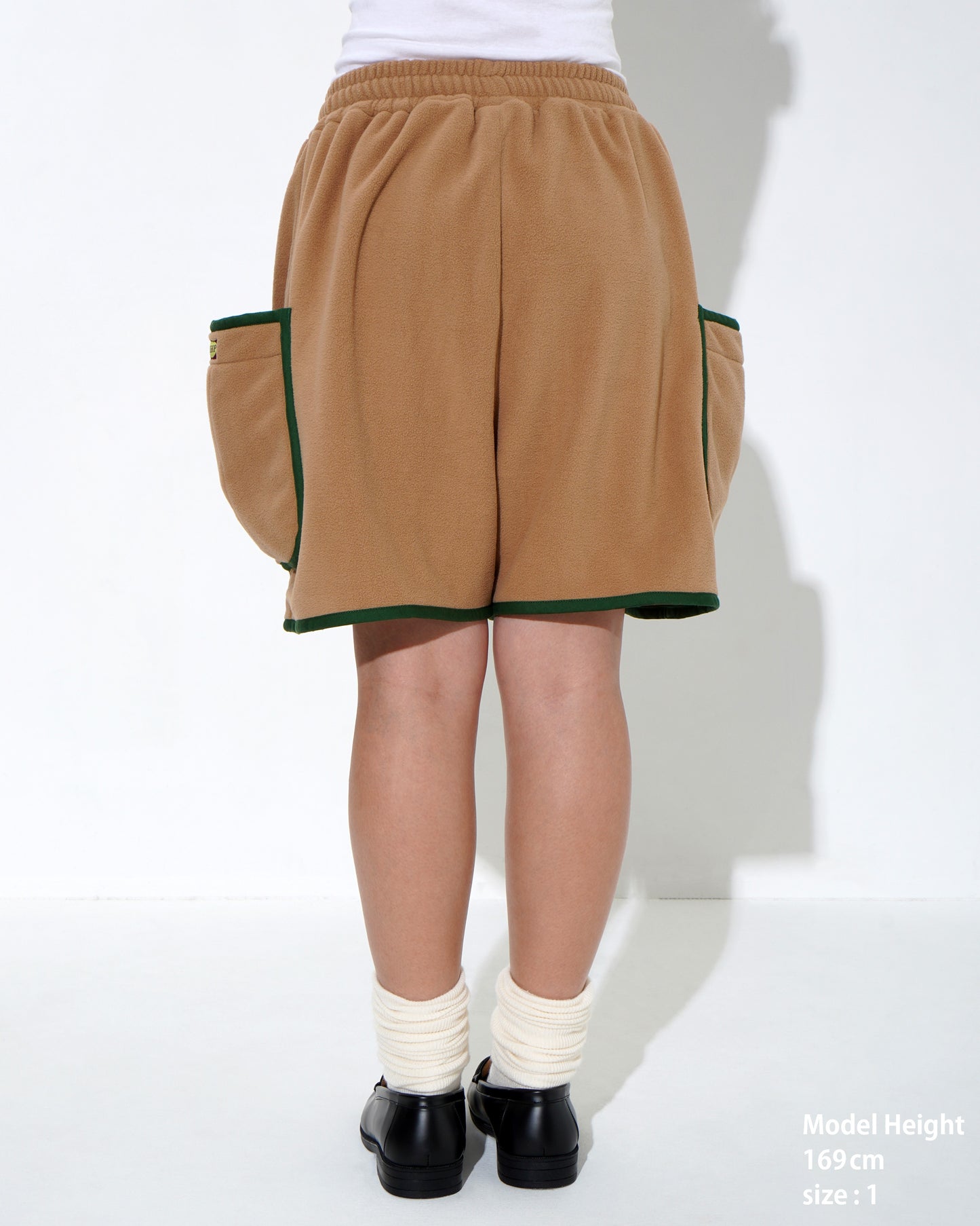 FLEECE PIPING SHORTS