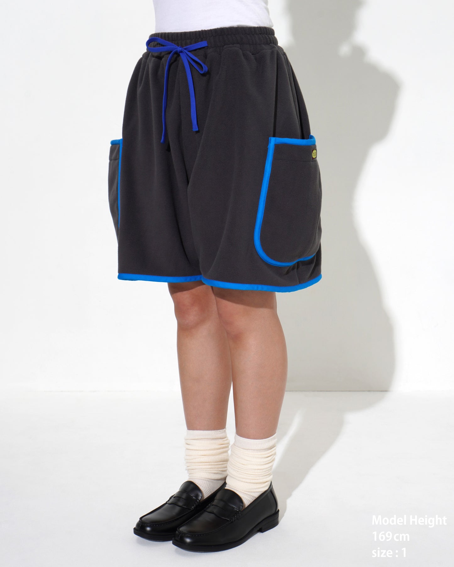 FLEECE PIPING SHORTS