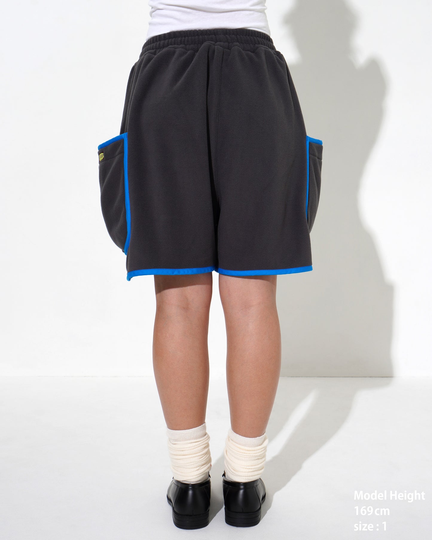 FLEECE PIPING SHORTS