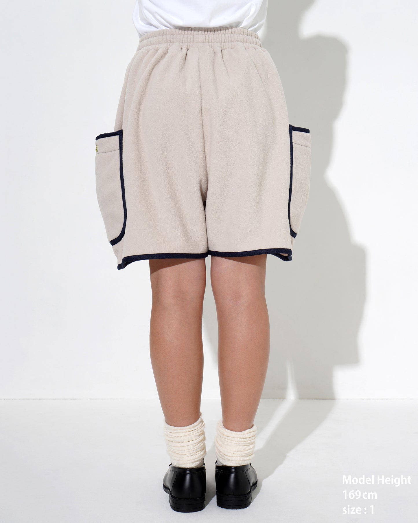 FLEECE PIPING SHORTS
