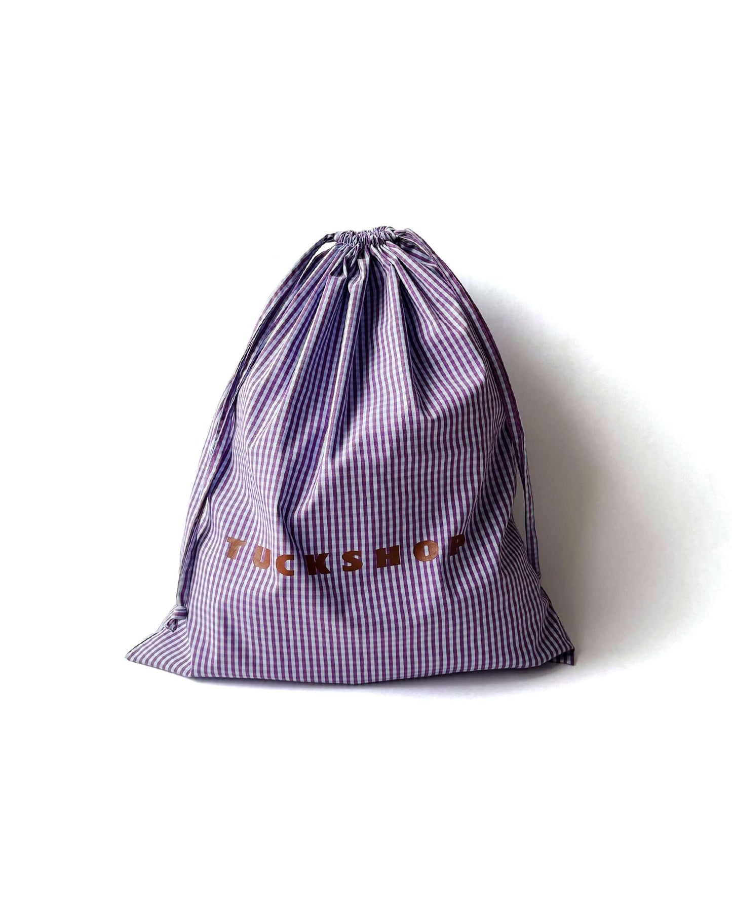 チェック柄のコットン製のGIFT BAG、ドローストリング仕様で日常使いにも最適。