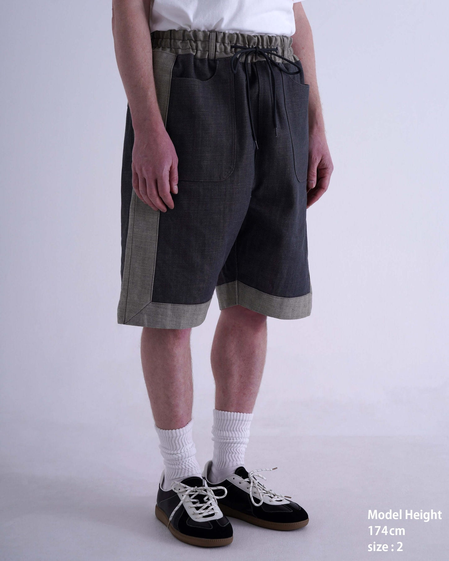 HARDWOOD SHORTS / gray
