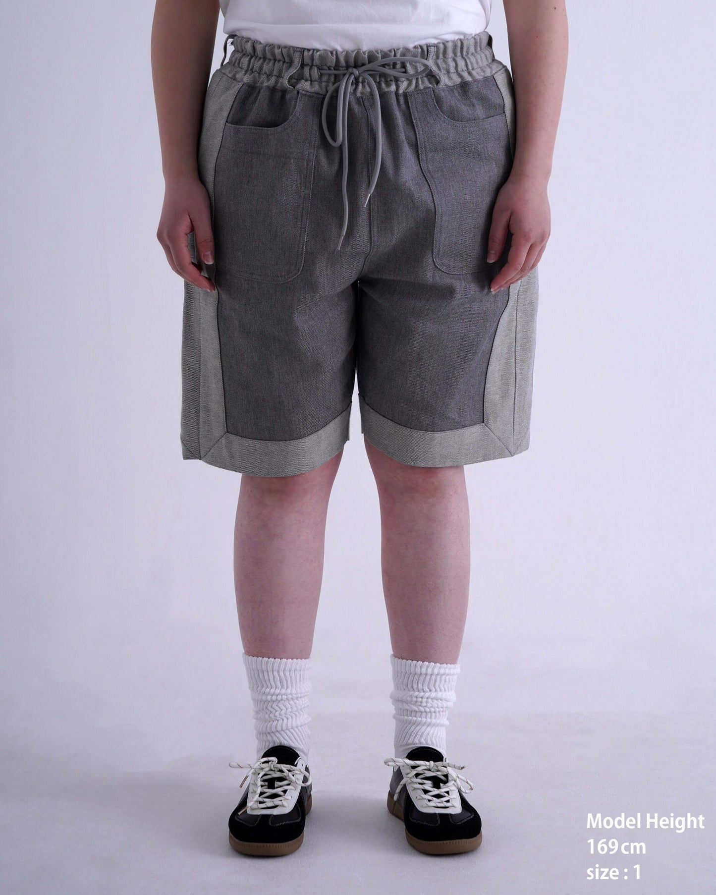 HARDWOOD SHORTS / gray