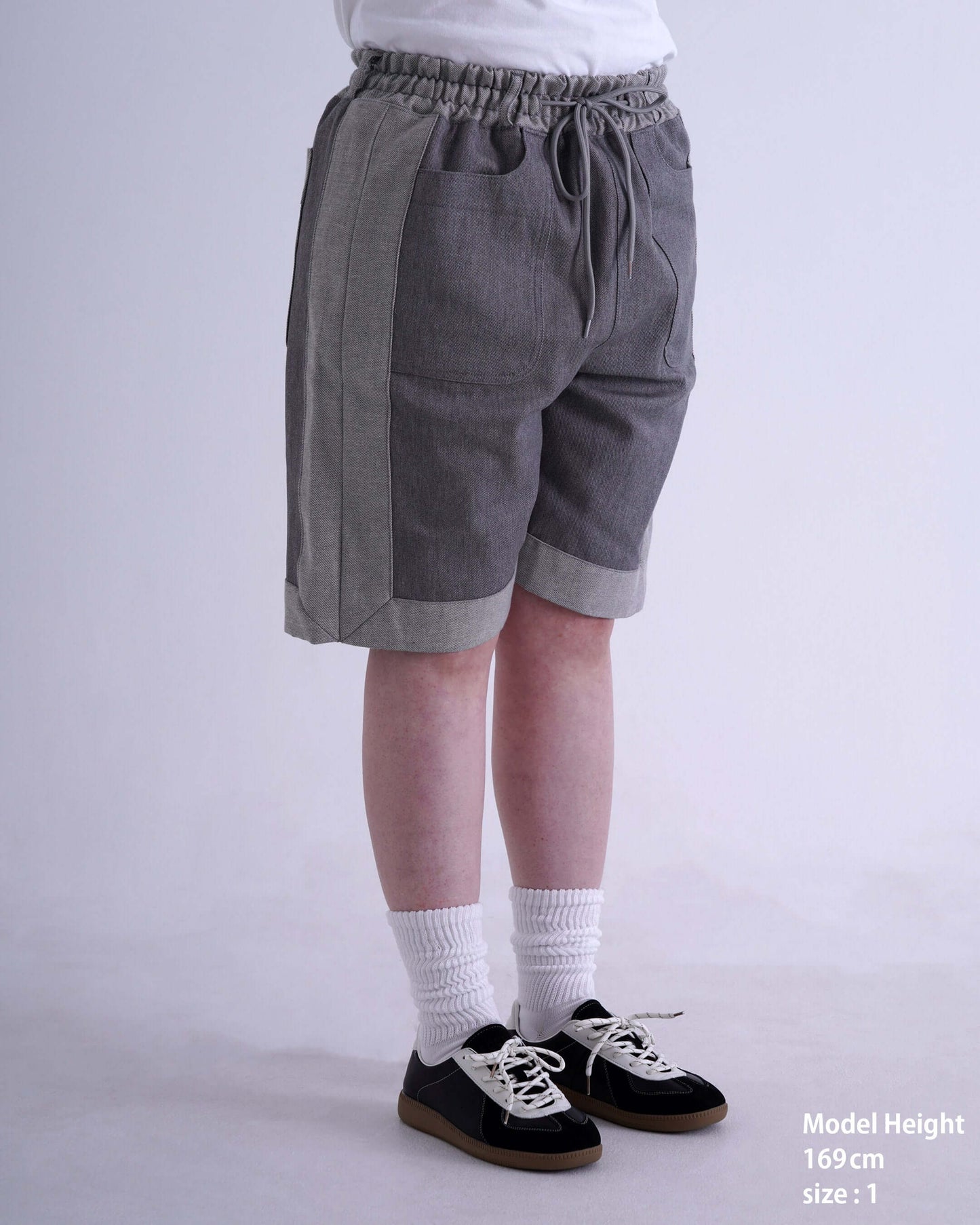 HARDWOOD SHORTS / gray
