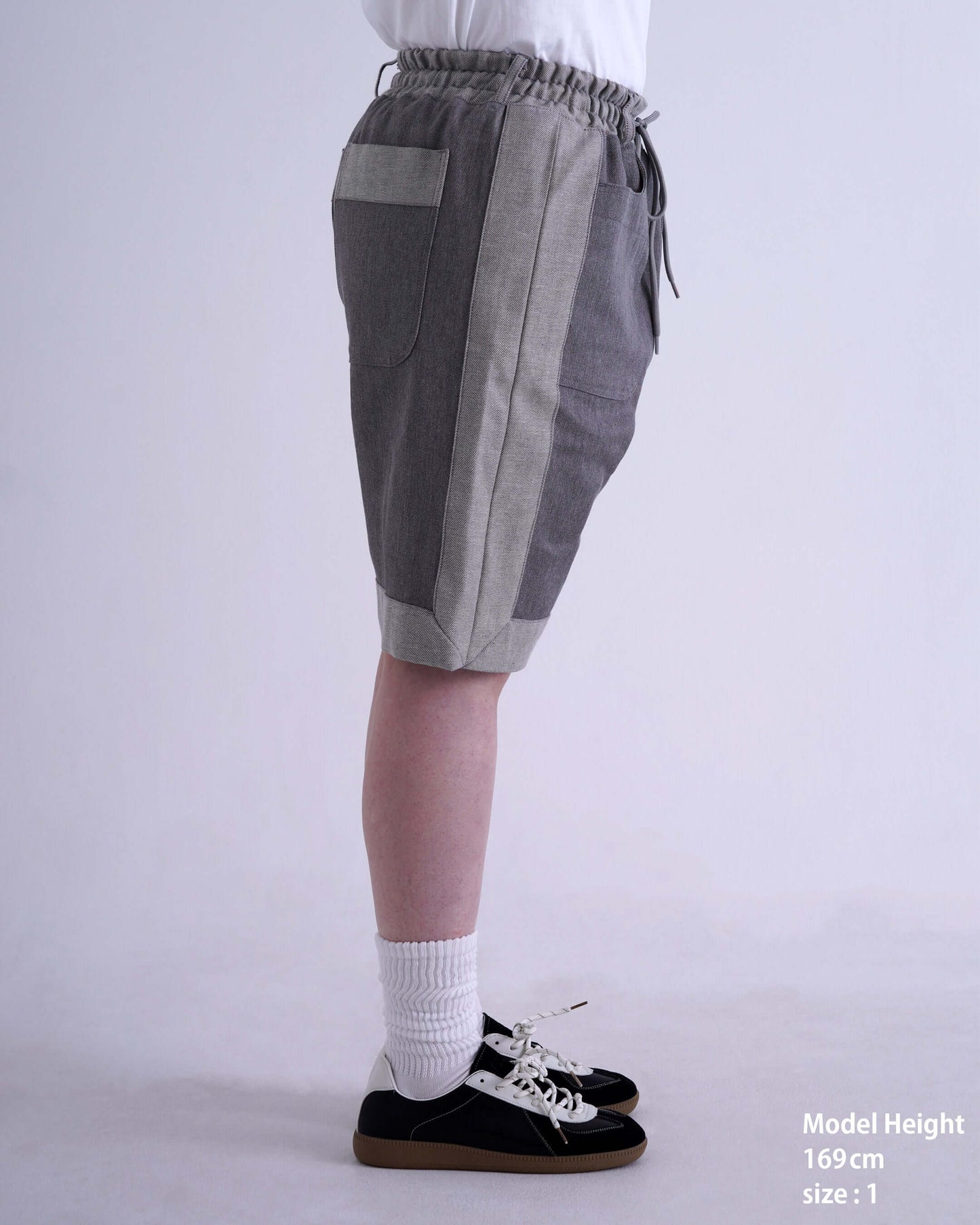 HARDWOOD SHORTS / gray