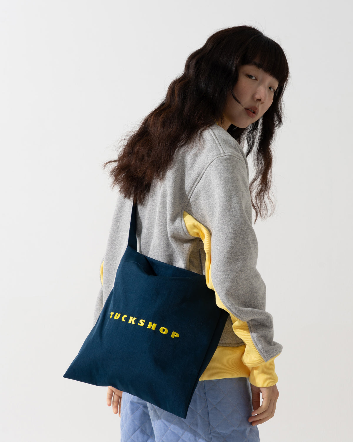 LOGO SHOULDER BAG