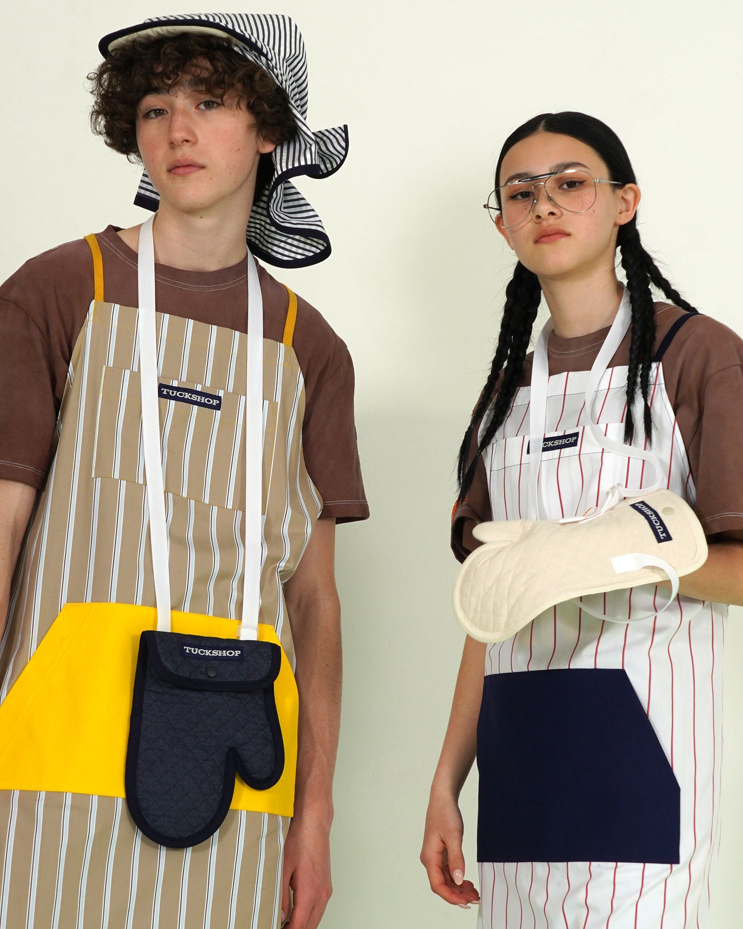 MITTEN SHOULDER BAG