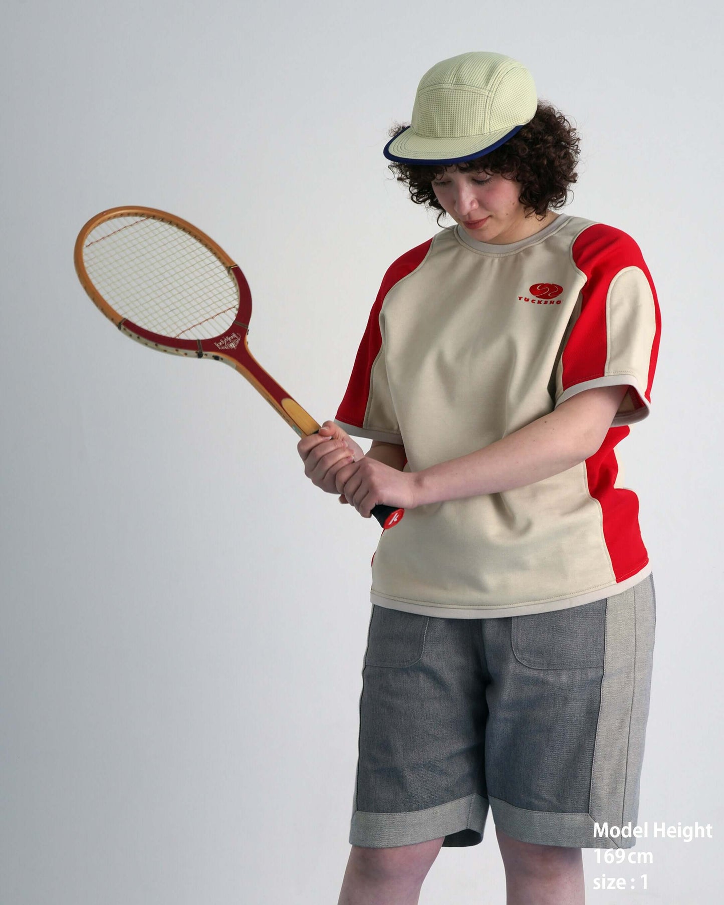 RALLY T-SHIRT / beige & red