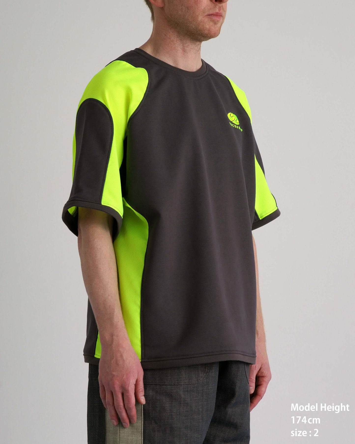 RALLY T-SHIRT / charcoal & neon yellow