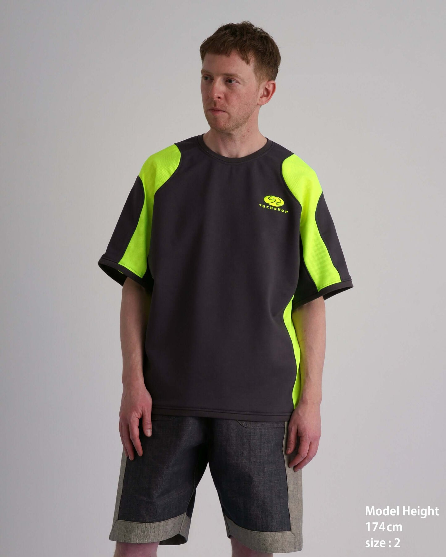 RALLY T-SHIRT / charcoal & neon yellow