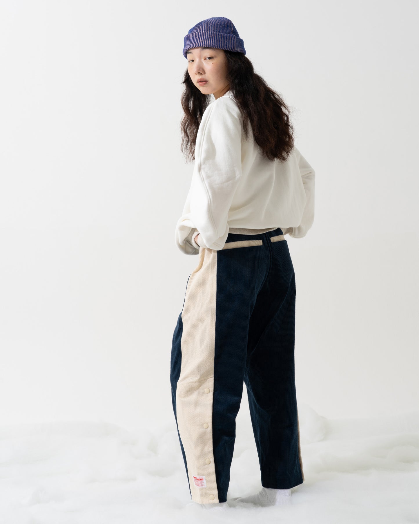 SNAP CORDUROY PANTS / navy & ivory