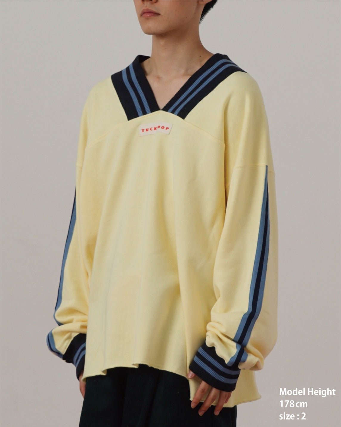 V - NECK SWEATSHIRT - TUCKSHOP