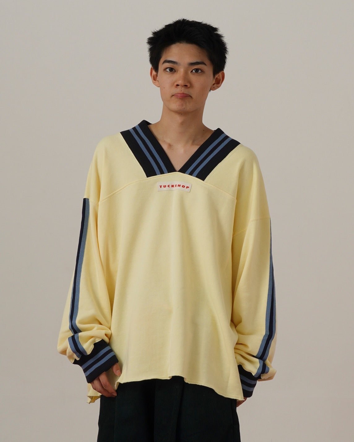 V - NECK SWEATSHIRT - TUCKSHOP