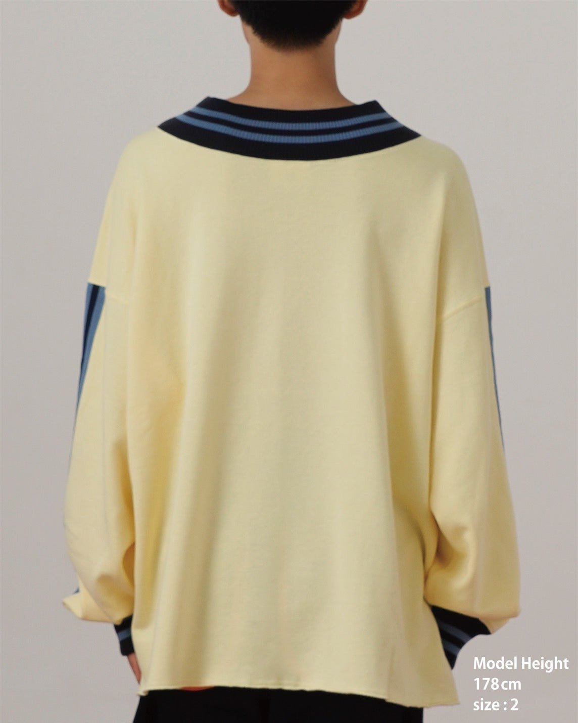 V - NECK SWEATSHIRT - TUCKSHOP