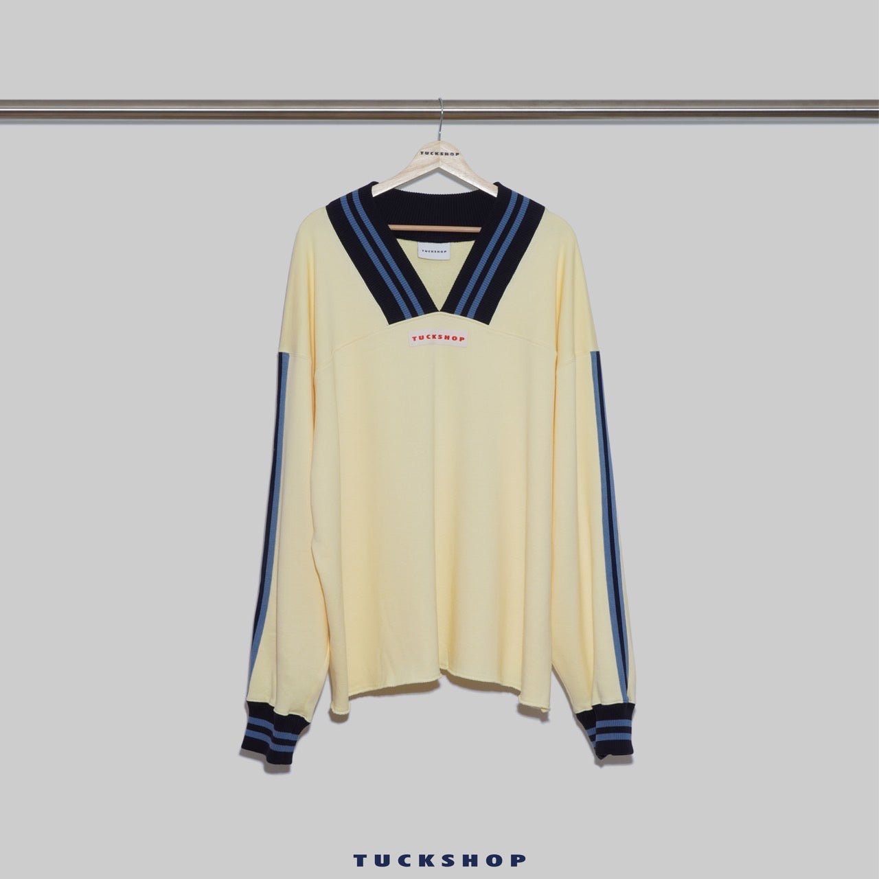 V - NECK SWEATSHIRT - TUCKSHOP